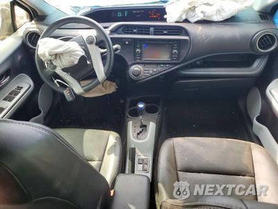 Zdjęcie 8 z 13 samochodu: 2013 TOYOTA PRIUS C FOUR VIN:JTDKDTB33D1543669 - miniatura