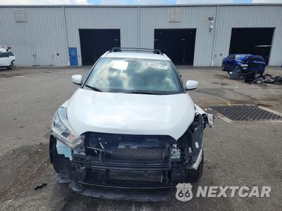 Piąte zdjęcie samochodu w środku: 2018 NISSAN KICKS SV VIN:3N1CP5CU2JL508708 - miniatura