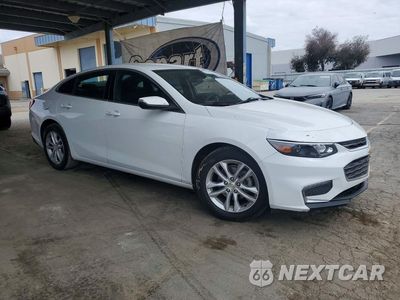 Czwarte zdjęcie samochodu z boku: 2018 CHEVROLET MALIBU LT VIN:1G1ZD5ST0JF270014 - miniatura