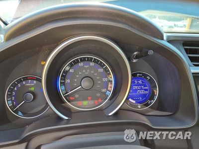 Zdjęcie 9 z 12 samochodu: 2015 HONDA FIT LX VIN:3HGGK5G5XFM733672 - miniatura