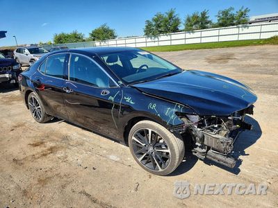Czwarte zdjęcie samochodu z boku: 2019 TOYOTA CAMRY XSE VIN:4T1B61HK0KU298933 - miniatura
