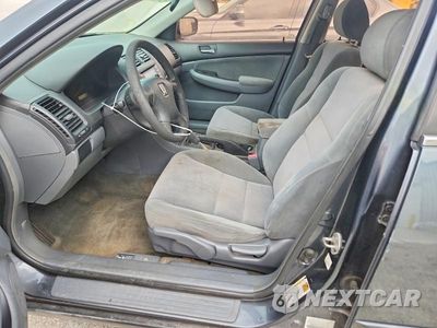 Zdjęcie 7 z 12 samochodu: 2004 HONDA ACCORD LX VIN:1HGCM56304A068705 - miniatura