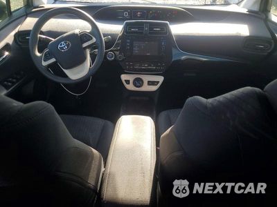 Zdjęcie 8 z 12 samochodu: 2017 TOYOTA PRIUS TWO VIN:JTDKBRFU8H3024381 - miniatura