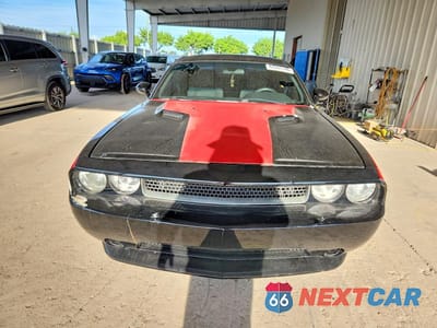 Piąte zdjęcie samochodu w środku: 2013 DODGE CHALLENGER SXT VIN:2C3CDYAG7DH663101 - miniatura