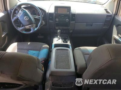 Zdjęcie 8 z 12 samochodu: 2015 NISSAN TITAN SV VIN:1N6BA0ED6FN505065 - miniatura