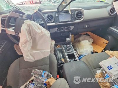 Zdjęcie 8 z 12 samochodu: 2019 TOYOTA TACOMA SR5 V6 VIN:3TMAZ5CN4KM082491 - miniatura