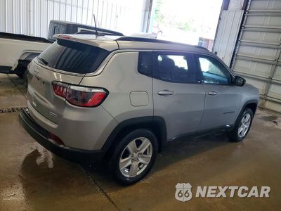 Trzecie zdjęcie samochodu z tyłu: 2022 JEEP COMPASS LATITUDE VIN:3C4NJDBB7NT207729 - miniatura