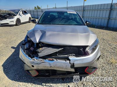 Piąte zdjęcie samochodu w środku: 2024 KIA FORTE GT LINE VIN:3KPF54AD7RE754389 - miniatura