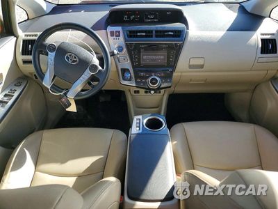 Zdjęcie 8 z 12 samochodu: 2017 TOYOTA PRIUS V FOUR VIN:JTDZN3EU2HJ056534 - miniatura