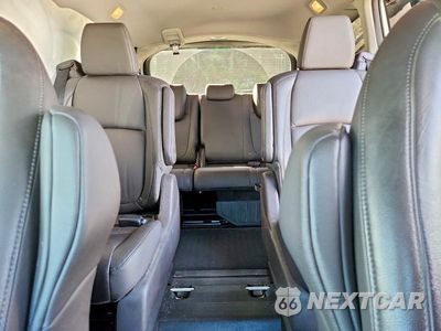 Zdjęcie 10 z 13 samochodu: 2019 HONDA ODYSSEY EXL VIN:5FNRL6H71KB021687 - miniatura