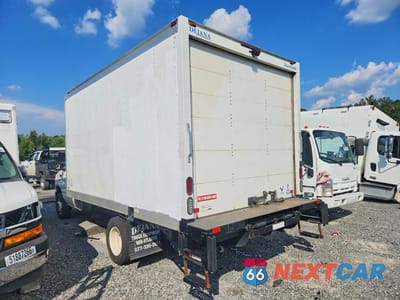Drugie zdjęcie samochodu z przodu: 2021 FORD ECONOLINE E350 SUPER DUTY CUTAWAY VAN VIN:1FDWE3FN2MDC35171 - miniatura
