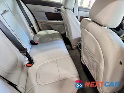 Zdjęcie 10 z 12 samochodu: 2013 JAGUAR XF VIN:SAJWJ0EFXD8S87487 - miniatura