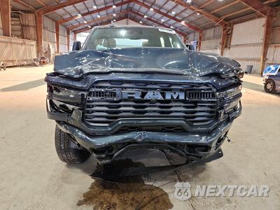 Piąte zdjęcie samochodu w środku: 2026 RAM 2500 BIG HORN VIN:3C63R5DL9TG249439 - miniatura