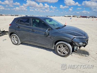 Czwarte zdjęcie samochodu z boku: 2022 HYUNDAI KONA SE VIN:KM8K22AB5NU840074 - miniatura