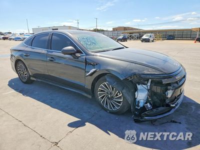 Czwarte zdjęcie samochodu z boku: 2025 HYUNDAI SONATA HYBRID LIMITED VIN:KMHL54JJ7SA118116 - miniatura
