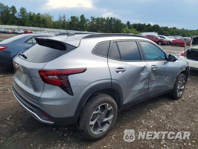 Trzecie zdjęcie samochodu z tyłu: 2026 CHEVROLET TRAX 1LT VIN:KL77LHEPXTC082684 - miniatura