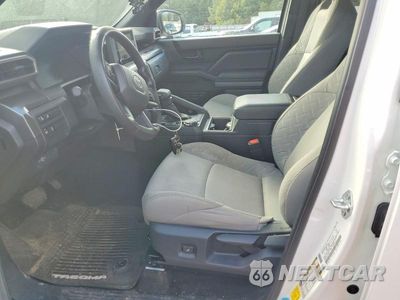 Zdjęcie 7 z 12 samochodu: 2025 TOYOTA TACOMA SR5 VIN:3TMLB5JN1SM186596 - miniatura