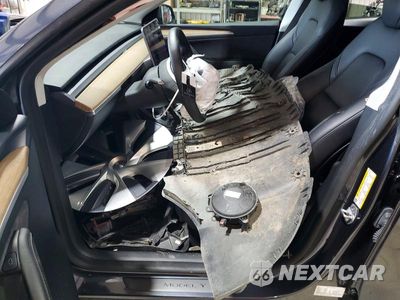 Zdjęcie 7 z 13 samochodu: 2024 TESLA MODEL Y VIN:7SAYGDEE6RA263036 - miniatura