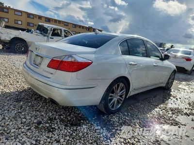 Trzecie zdjęcie samochodu z tyłu: 2010 HYUNDAI GENESIS 4.6L VIN:KMHGC4DF5AU108079 - miniatura
