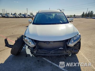 Piąte zdjęcie samochodu w środku: 2016 NISSAN ROGUE SV VIN:KNMAT2MT2GP729873 - miniatura