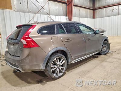 Trzecie zdjęcie samochodu z tyłu: 2017 VOLVO V60 CROSS COUNTRY PREMIER VIN:YV440MWK5H1024413 - miniatura
