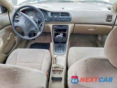 Zdjęcie 8 z 12 samochodu: 1996 HONDA ACCORD DX 25TH ANNIVERSARY VIN:1HGCD5682TA119261 - miniatura