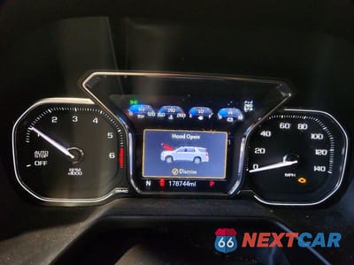 Zdjęcie 9 z 13 samochodu: 2021 GMC YUKON XL K1500 SLT VIN:1GKS2GKD4MR148203 - miniatura