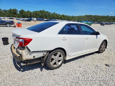 Trzecie zdjęcie samochodu z tyłu: 2014 TOYOTA CAMRY SE VIN:4T1BF1FK0EU346423 - miniatura