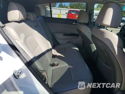 Zdjęcie 11 z 13 samochodu: 2018 KIA SPORTAGE EX VIN:KNDPNCAC3J7389283 - miniatura