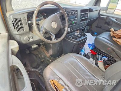 Zdjęcie 8 z 13 samochodu: 2011 GMC SAVANA BOX TRUCK VIN:1GD374CG2B1902098 - miniatura