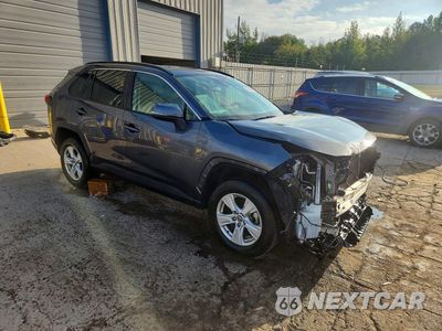 Czwarte zdjęcie samochodu z boku: 2021 TOYOTA RAV4 XLE VIN:2T3W1RFV8MC101630 - miniatura