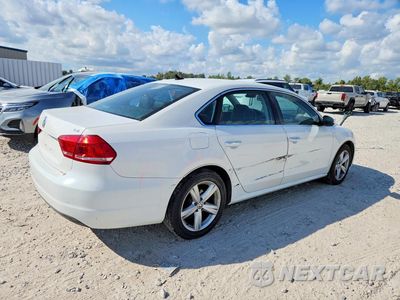 Trzecie zdjęcie samochodu z tyłu: 2014 VOLKSWAGEN PASSAT S VIN:1VWAS7A31EC031275 - miniatura