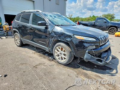 Czwarte zdjęcie samochodu z boku: 2017 JEEP CHEROKEE LATITUDE VIN:1C4PJLCB1HW541724 - miniatura