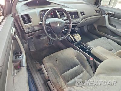 Zdjęcie 8 z 12 samochodu: 2008 HONDA CIVIC LX VIN:2HGFG12648H537704 - miniatura
