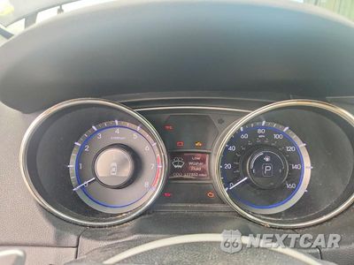 Zdjęcie 9 z 12 samochodu: 2011 HYUNDAI SONATA SE VIN:5NPEC4AC4BH036454 - miniatura