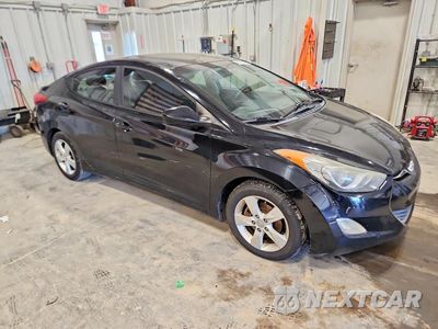 Czwarte zdjęcie samochodu z boku: 2012 HYUNDAI ELANTRA GLS VIN:5NPDH4AE4CH116403 - miniatura