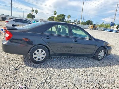 Trzecie zdjęcie samochodu z tyłu: 2002 TOYOTA CAMRY LE VIN:4T1BE32K52U024442 - miniatura