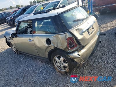 Drugie zdjęcie samochodu z przodu: 2008 MINI COOPER VIN:WMWMF33548TT67628 - miniatura