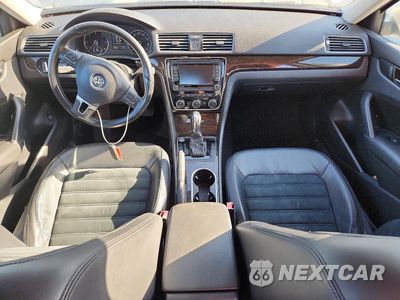 Zdjęcie 8 z 12 samochodu: 2014 VOLKSWAGEN PASSAT SEL VIN:1VWCN7A39EC059454 - miniatura