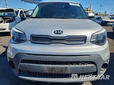 Piąte zdjęcie samochodu w środku: 2019 KIA SOUL BASE VIN:KNDJN2A2XK7653060 - miniatura