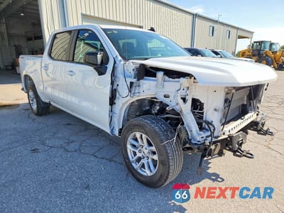 Czwarte zdjęcie samochodu z boku: 2026 CHEVROLET SILVERADO K1500 RST VIN:1GCUKEED8TZ216683 - miniatura