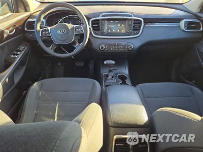 Zdjęcie 8 z 14 samochodu: 2020 KIA SORENTO S VIN:5XYPG4A58LG664203 - miniatura