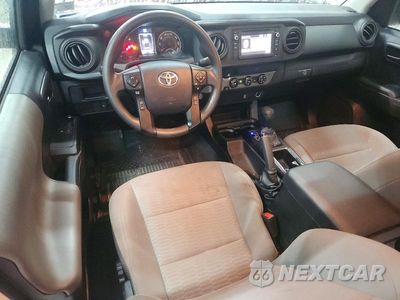 Zdjęcie 8 z 12 samochodu: 2018 TOYOTA TACOMA SR VIN:5TFRX5GN7JX124146 - miniatura