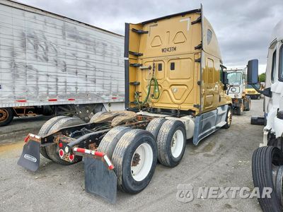Trzecie zdjęcie samochodu z tyłu: 2016 FREIGHTLINER CASCADIA 125 SEMI TRUCK VIN:3AKJGLD52GSGU5362 - miniatura
