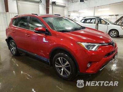 Czwarte zdjęcie samochodu z boku: 2017 TOYOTA RAV4 XLE VIN:JTMRFREV2HJ173801 - miniatura