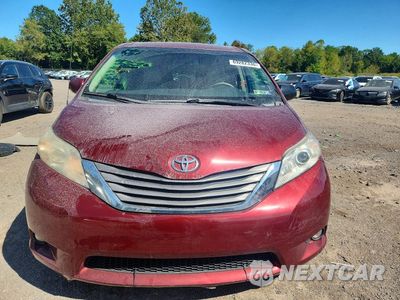 Piąte zdjęcie samochodu w środku: 2012 TOYOTA SIENNA XLE 8-PASSENGER VIN:5TDYK3DC9CS254729 - miniatura