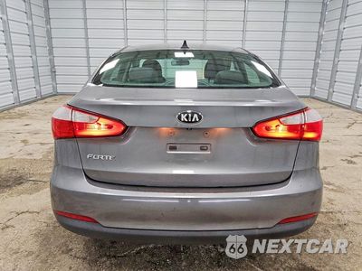 Zdjęcie 6 z 12 samochodu: 2016 KIA FORTE LX VIN:KNAFX4A60G5581316 - miniatura
