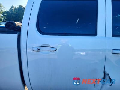 Zdjęcie 10 z 12 samochodu: 2007 CHEVROLET SILVERADO K2500 HEAVY DUTY VIN:1GCHK23677F548044 - miniatura