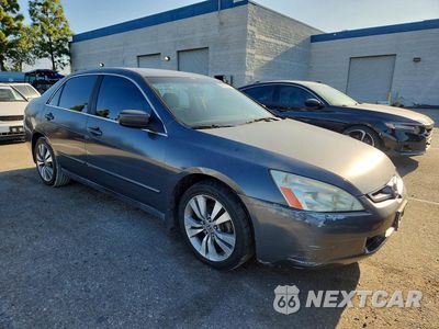 Czwarte zdjęcie samochodu z boku: 2003 HONDA ACCORD LX VIN:JHMCM56303C000646 - miniatura
