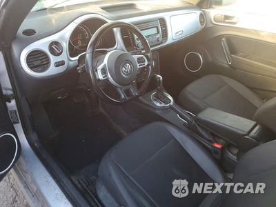 Zdjęcie 8 z 12 samochodu: 2014 VOLKSWAGEN BEETLE VIN:3VWJ17AT1EM637760 - miniatura